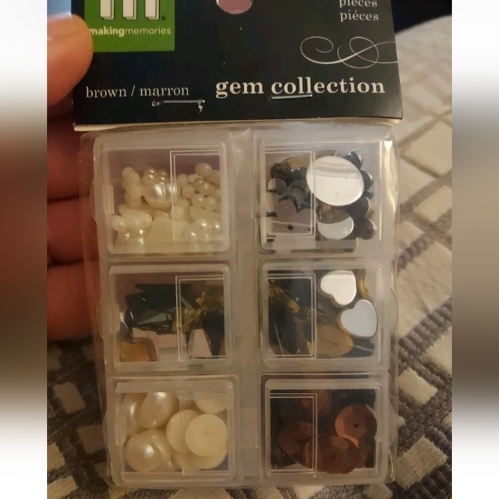 MAKING Memories gem collection Brown And White 278 Pieces